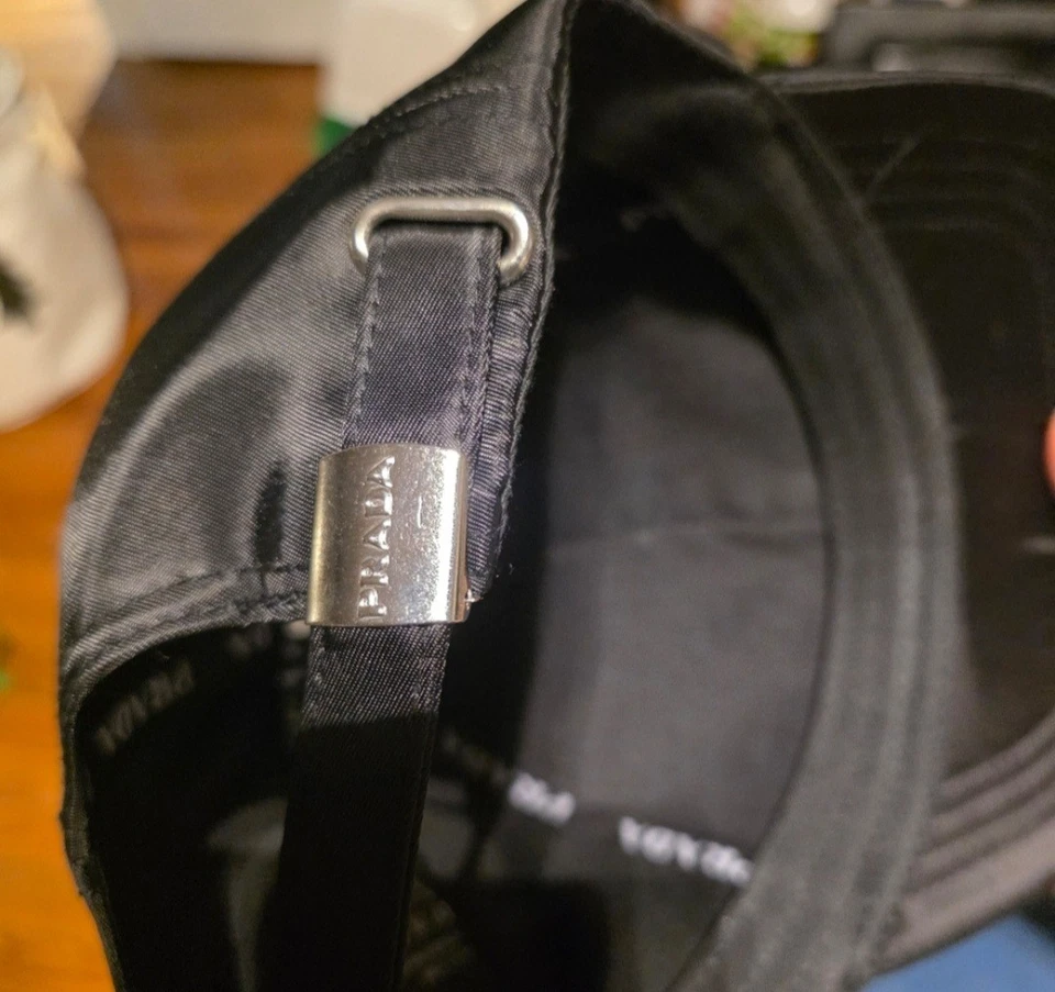 Gorra de béisbol Prada negra logotipo placa re-nylon con ajuste de talla de metal talla L Foto 4 de 4