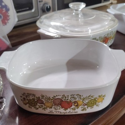Corning Ware Vintage Bakeware Set with lids Spice of Life  Set Of 3 great cond