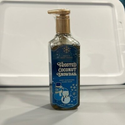 Bath and body works Frosted Coconut Snowball Deep Cleansing Hand Soap S30