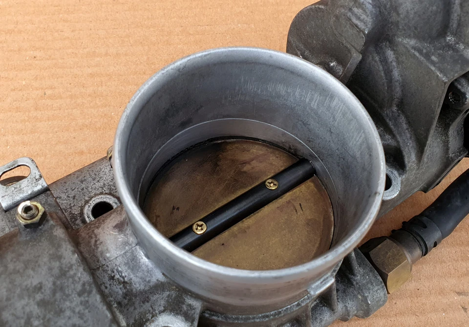 Cuerpo del acelerador del motor Lexus LS400, SC400 GS400 1Uz Fe 22030-50110 OEM JDM usado Foto 2 de 4