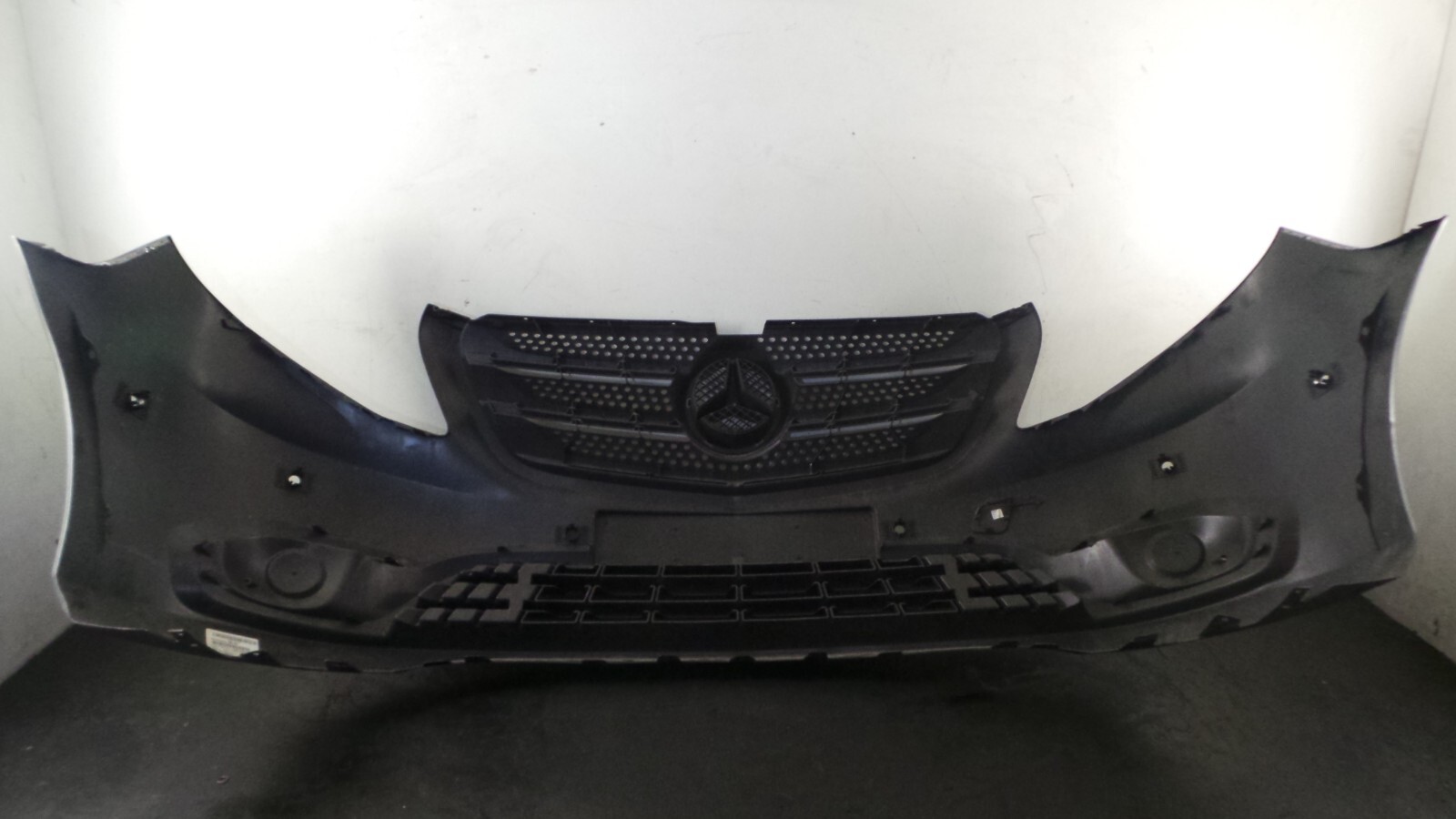 OMAC Protezione Paraurti Posteriore Per Mercedes Vito W447 (2014-2024) – Acciaio Inox Spazzolato, Argento, Kit Adesivo