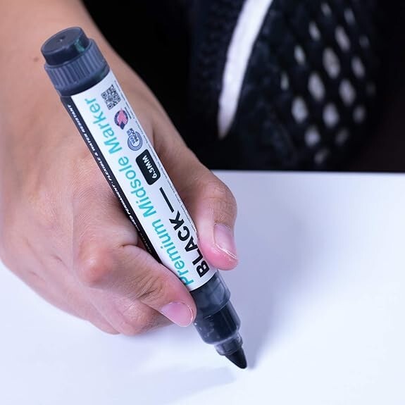 Wilkins 9.5 Black Dye Acrylic Midsole Marker Permanent Shoe Paint Pen