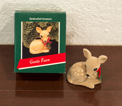 1989 GENTLE FAWN DEER HALLMARK CHRISTMAS ORNAMENT MIB