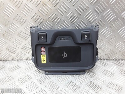 2023 TOYOTA COROLLA TELEFON LADEGERT 861C002080