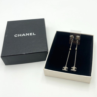 Auth Chanel Double Coco Line Stone Long Wing Earrings Engraved 08P W/B BA020459