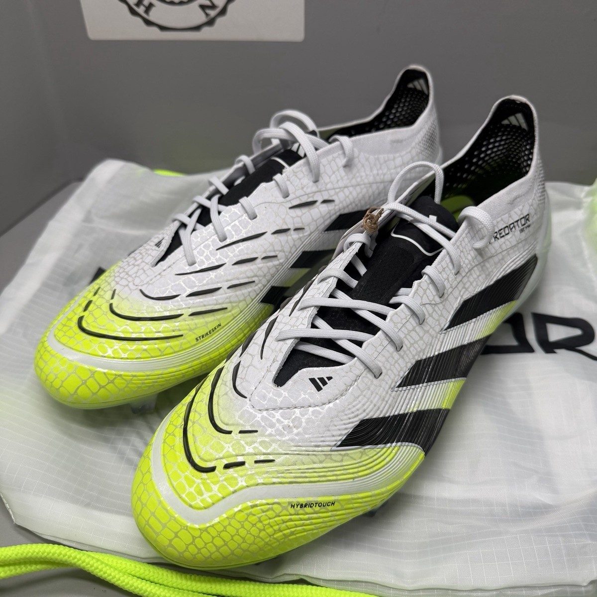adidas Predator Elite FG Soccer Cleats White Black Green JI1082 Men Size 11 Bag ADIDAS PREDATOR ELITE FIRM GROUND CLEATS WHITE / BLACK  main image 3