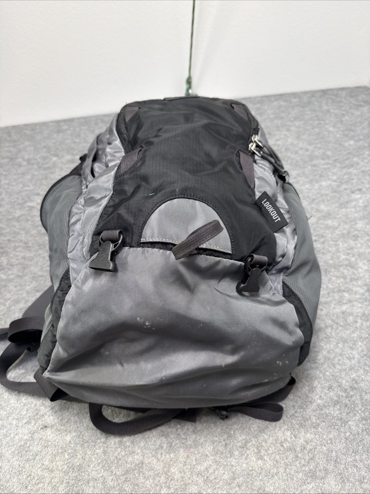 REI Lookout Hiking Backpack Black Gray Daypack Trail Outdoor Gear Padded Straps