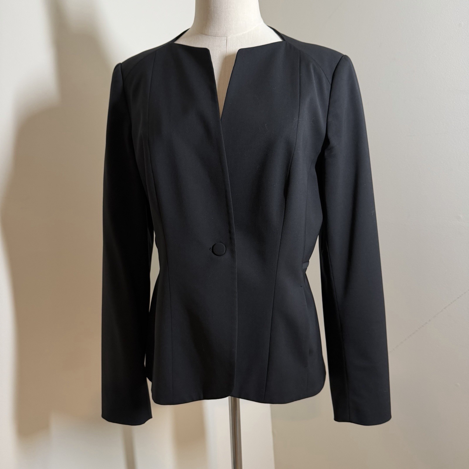 Lafayette 148 Women’s Black Fitted Blazer -SZ 6-  Single Button Jacket