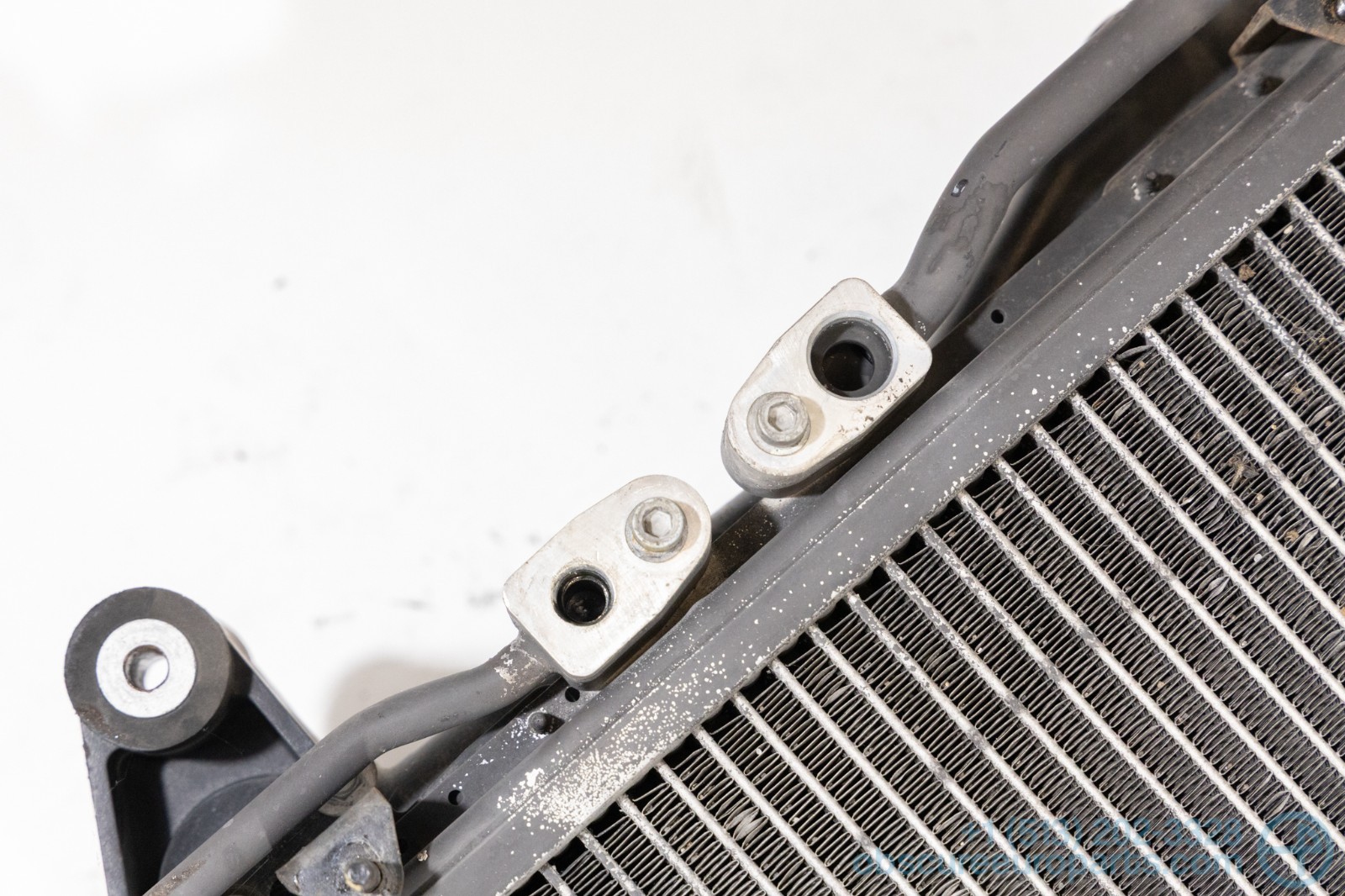 Used 2003-2007 Maserati M139 Quattroporte Radiator Fan AC Condenser Shroud