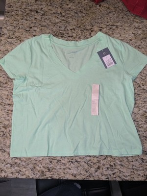 Women's Universal Thread V Neck Shirt size large shirt mellow green color