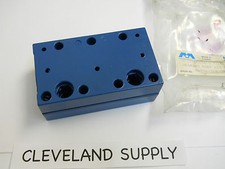 MANNESMANN REXROTH 581-210 PNEUMATIC VALVE KIT NEW CONDITION / NO BOX