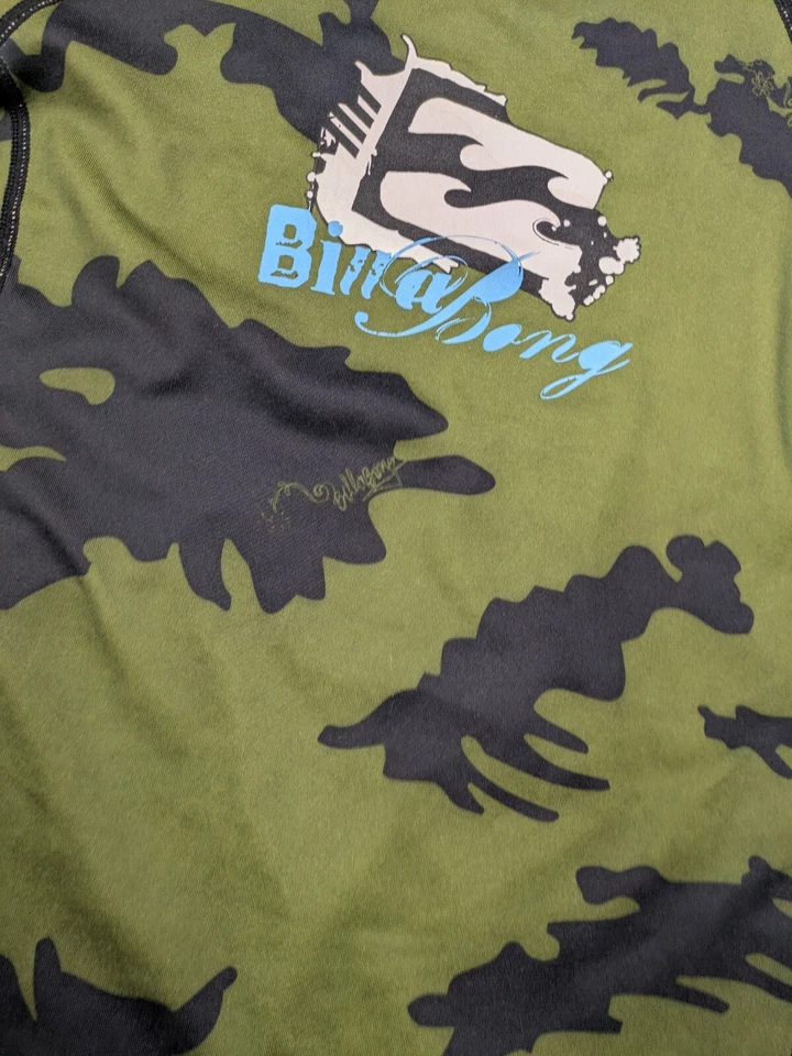 Protector contra erupciones Billabong niños XL extra grande camuflaje cuello redondo proteger la piel FPS 50+ Foto 3 de 4