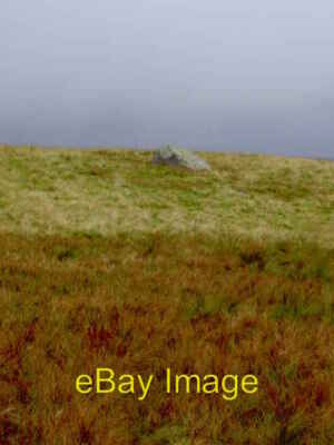 Foto 6x4 Ein einsamer Felsen Outhgill Hier ist eine Spur von einem E - W Pfad. c2007