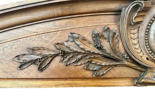 Grande frontone antico francese 49,6" in legno di noce intagliato, stile Luigi XVI - Foto 7 di 12