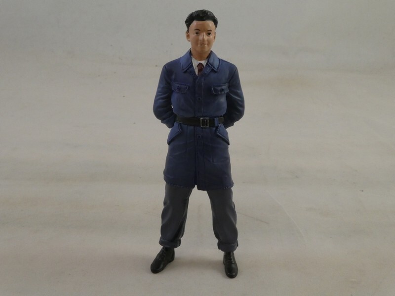 FIGURINE ENZO FERRARI À Échelle 1:18 En Résine Peinte / Sans Véhicule EUR 31,71 - FR