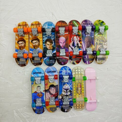 Lot de jouets McDonald's clone guerres skateboard touche Young Justice skate mixte  - Photo 1 sur 9