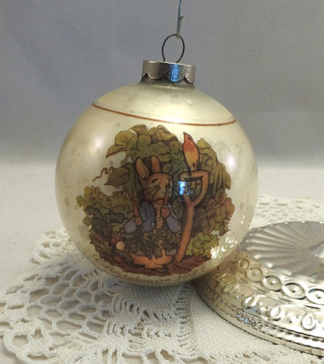 1977 Schmid Beatrix Potter Peter Rabbit Annual Christmas Ornament Glass BallRead