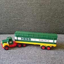 Hess ToyTruck 2019 Gas & Oil Green Yellow Red White Collectible TESTEDLightsWork