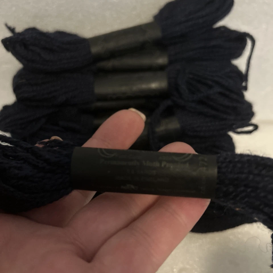 22 Skeins Paragon 100% Wool Yarn Needlepoint & Creative Stitchery - Navy Blue - Image 4 of 4