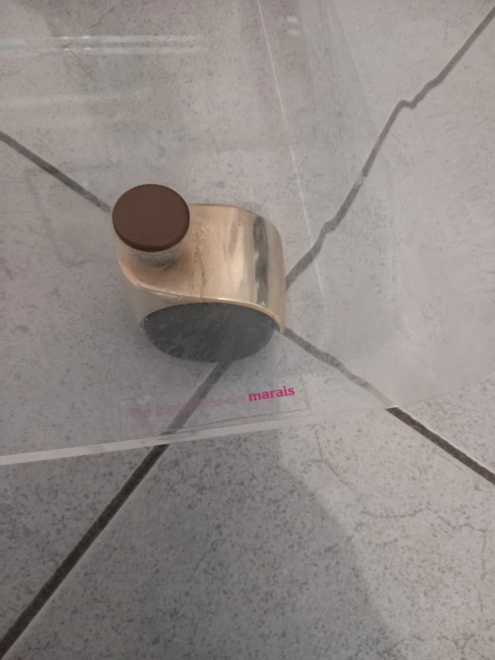 Table Basse En Plexiglas David Lange Les Invisibles Du Marais - Photo 3/4