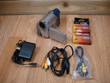 Canon ZR800 MiniDv Stereo Camcorder VCR Player Video 2 Tapes Battery Cables