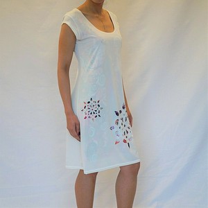 robe blanche courte evasee