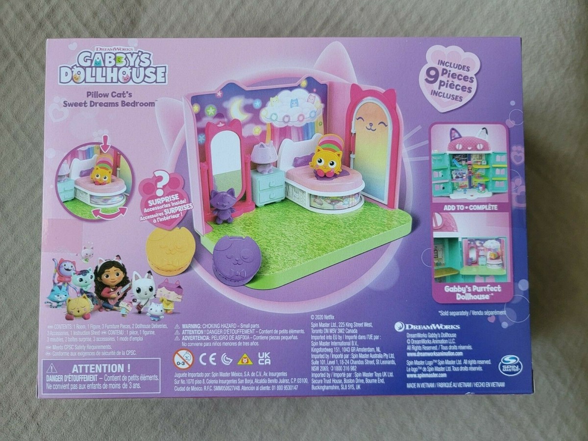 Gabby's Dollhouse Sweet Dreams Bedroom with Pillow Cat Figure and 3 Accessories, 3 Furniture and 2 Deliveries, Kids Toys for Ages 3 and up, ( 6062034