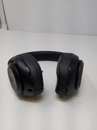 Beats by Dr. Dre - Studio Wireless Headphones - Black - Picture 2 of 5
