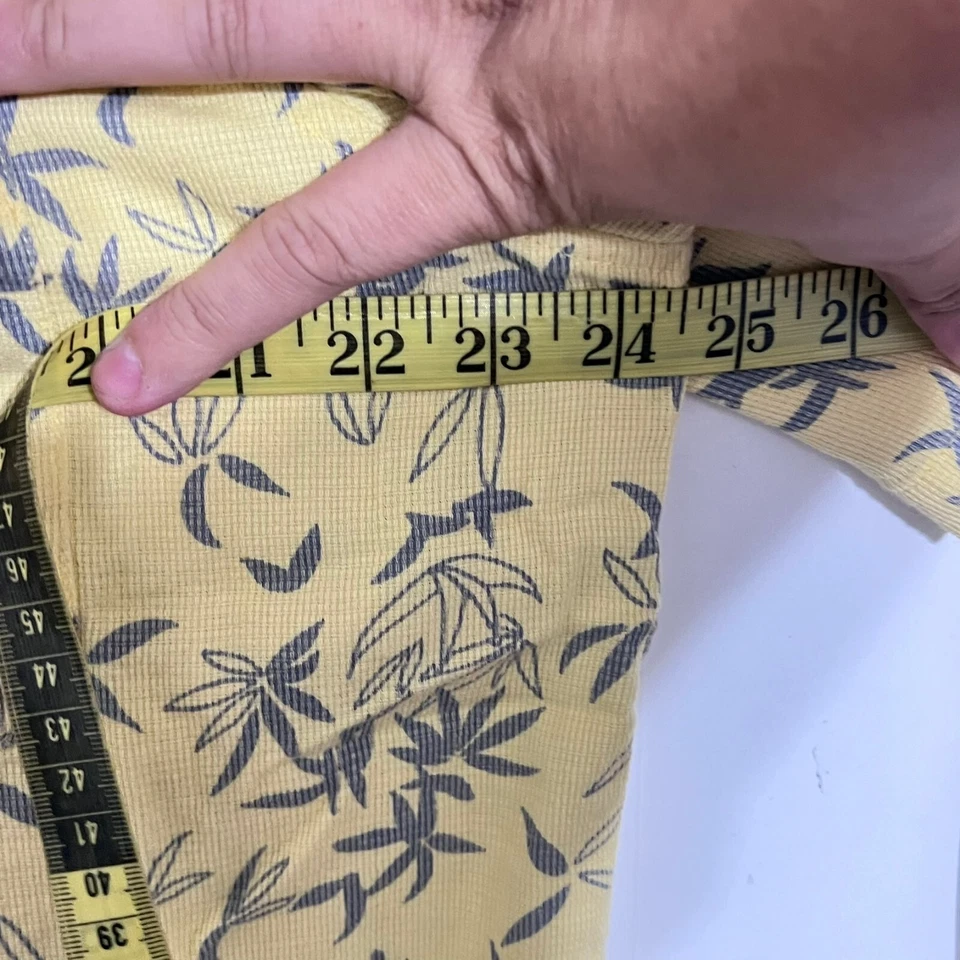 Camisa Hawaiana Catalina Para Hombres Talla L Amarilla Floral Manga Corta Bolsillos Abotonados Foto 4 de 4