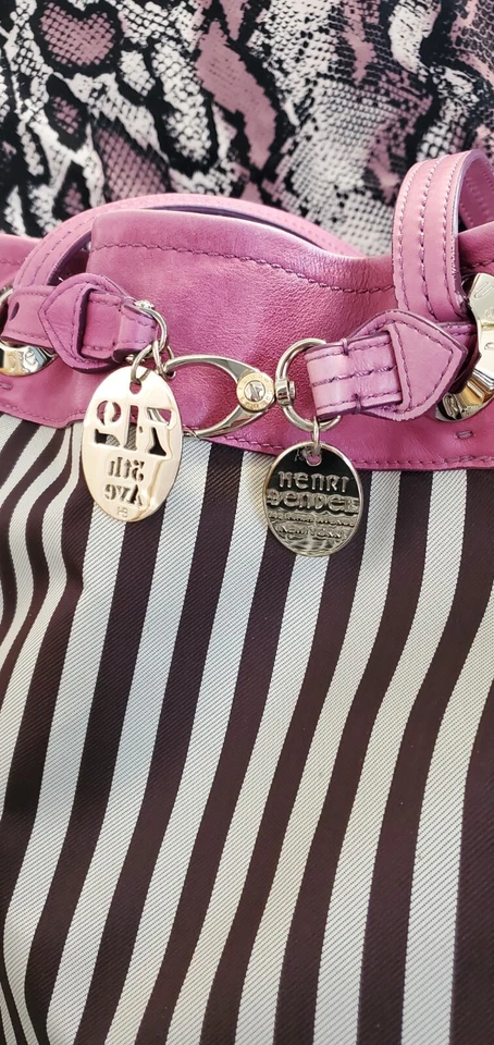 Bolso de Mano Henri Bendel Icónico a Rayas Miss Centennial 712 5th Ave Rosa Polvorienta Foto 3 de 4