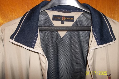 MENS TOMMY HILFIGER GOLF JACKET /WINDBREAKER - ZIP -LT. GRAY/TAN - SIZE LARGE - Picture 3 of 11