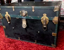 antique flat top steamer trunk 