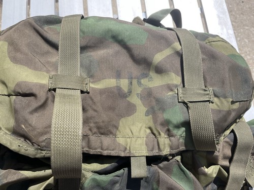 Paquete de Campo Militar de EE. UU. Nylon Mediano LC-1 Bonito Amplio Almacenamiento de Campamento de Alta Resistencia - Imagen 3 de 6