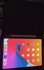 Apple iPad 10.9in 64GB Wi Fi iPadOS Black w/ Case Apple Pencil bundled