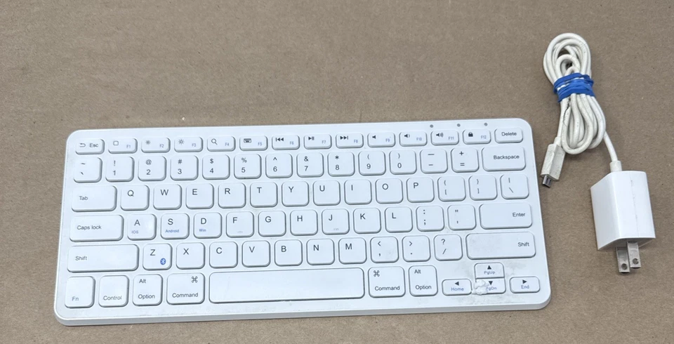 Anker A7721 Ultra Compact Bluetooth Keyboard with Charger Cable - Tested - Image 2 of 4