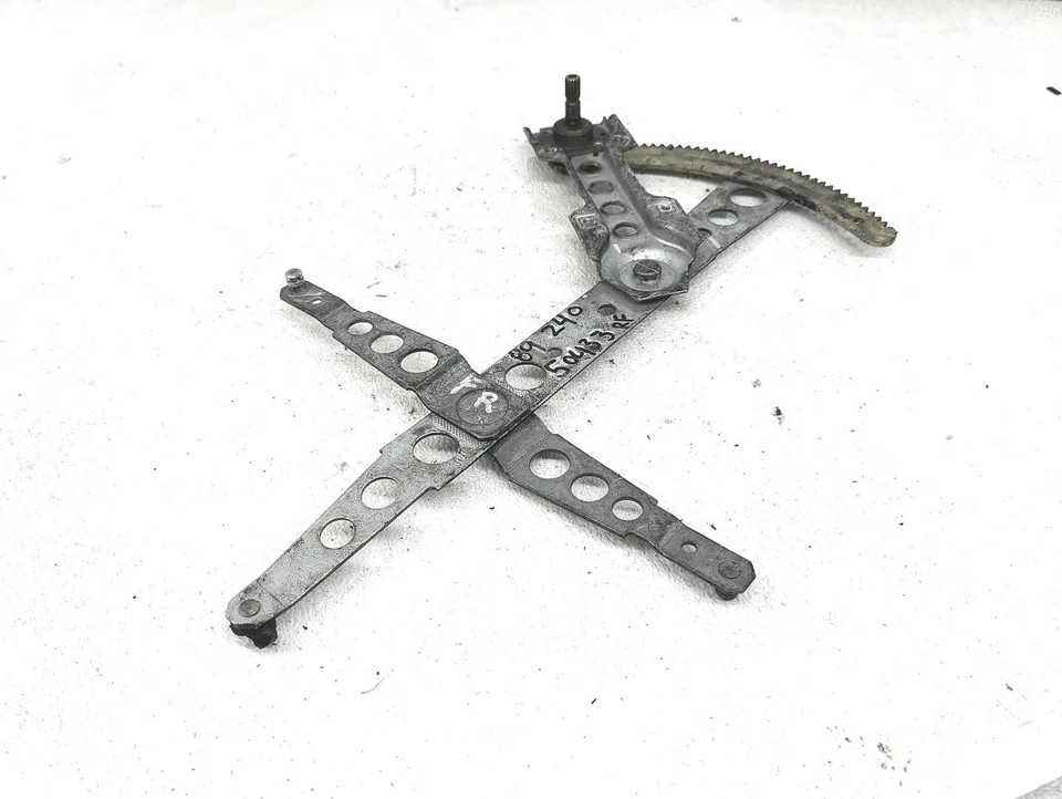 Volvo 245 1987 regulador de ventana de puerta de pasajero delantero 12115770 Foto 2 de 4