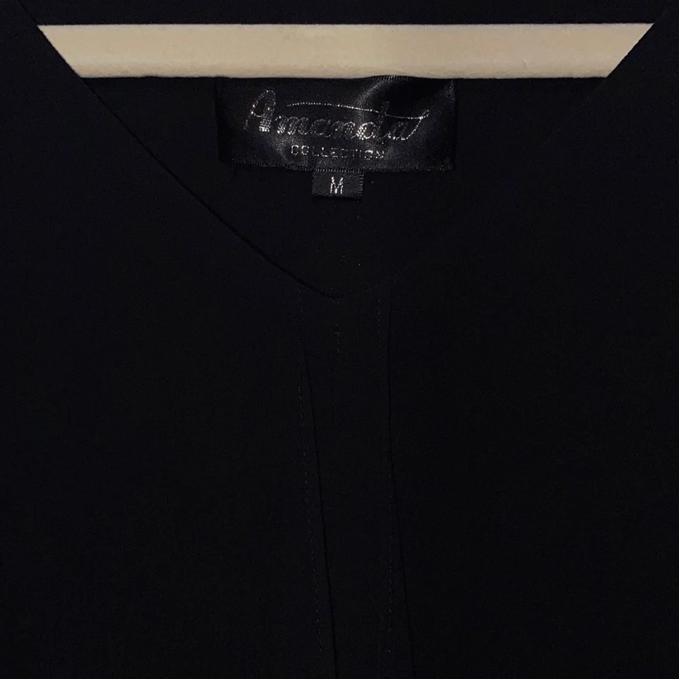 Vestido midi de gasa sin mangas con cuello redondo negro mediano Amanda para mujer Foto 3 de 4