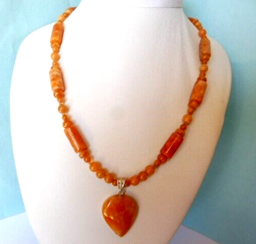 Collier en Calcite orange et argent massif : un bijou artisanal d'exception