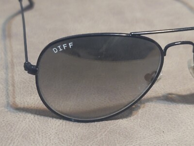 DIFF Cruz Sunglasses Black-Grey Gradient Diff Cruz Sunglasses | FREE Shipping - Go-Optic.com main image 2