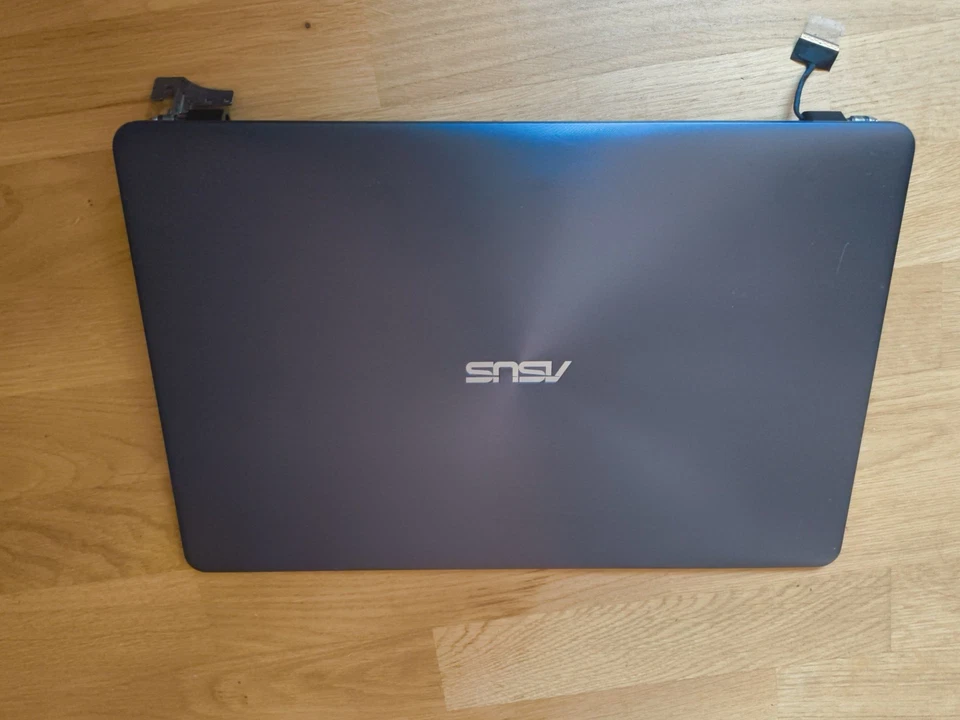 Asus Vivobook 15 R702Q Display und Gehäuseteile - Bild 3 von 4