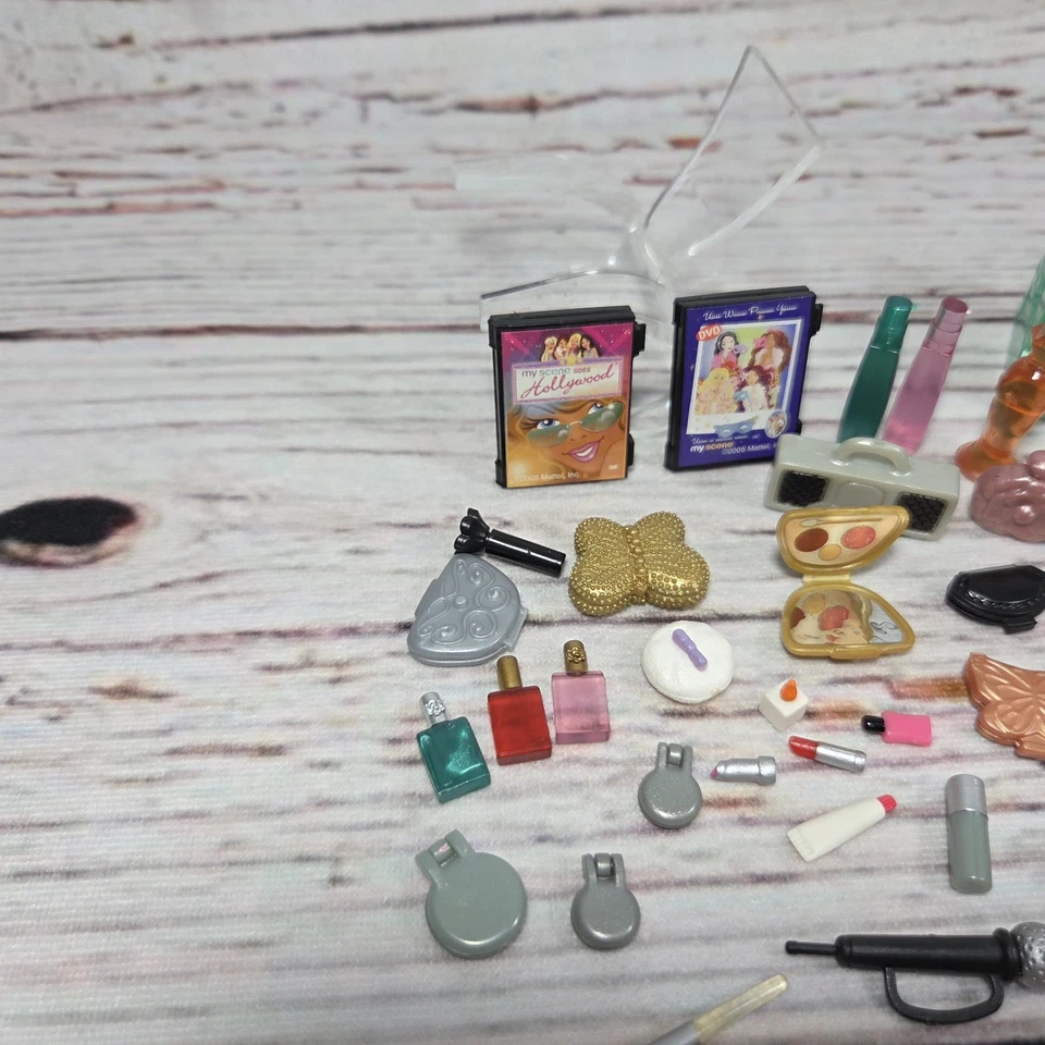 Лот аксессуаров для куклы My Scene компактный макияж Barbie Bratz Hollywood Y2K - Изображение 3 из 4