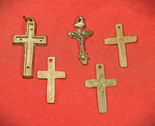 Lot of 5 Medieval Cross Pendant, 15 - 18. Century - Picture 3 of 3