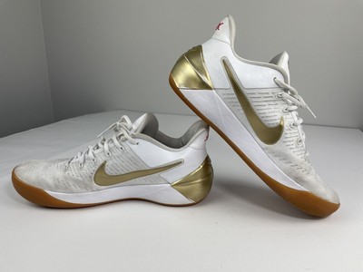 Kobe ad top big stage