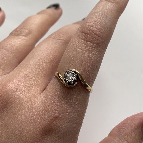 Diamond .10ct Solitaire Bypass Twist Ring 9ct 9k Yellow Gold - Size P - Picture 4 of 11