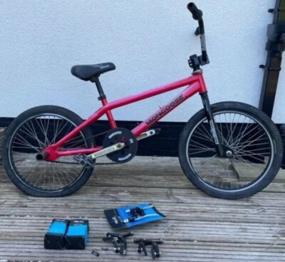 Mongoose Ravage 20 Inch Freestyle Bike Mongoose Mid School BMX
