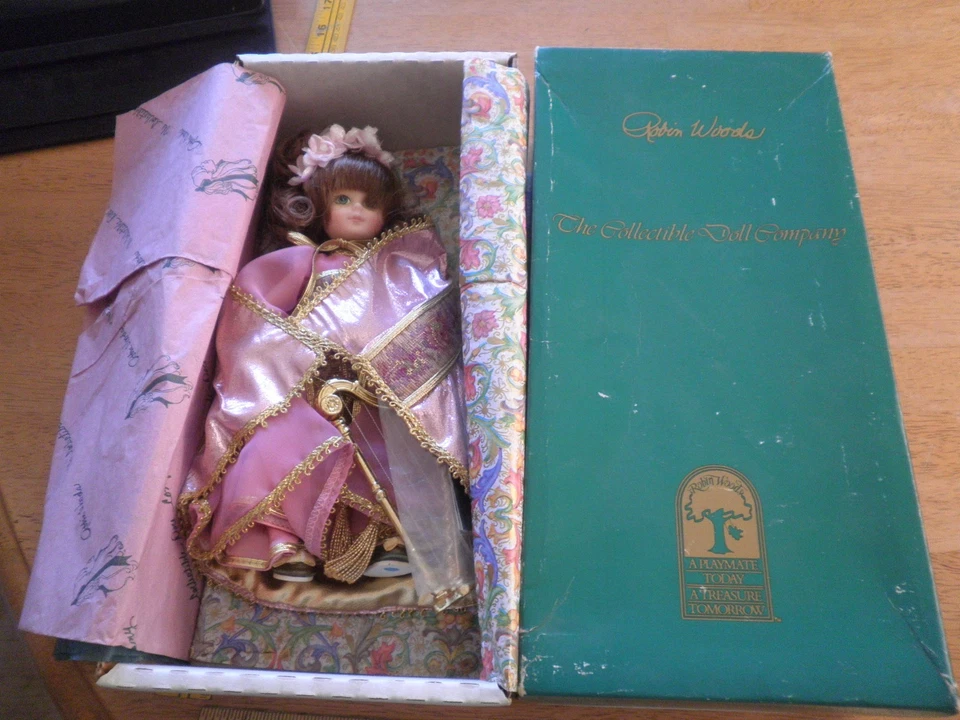 Muñeca Robin Woods Lady Elaine sin usar, en caja con etiqueta c24 9" Foto 2 de 4