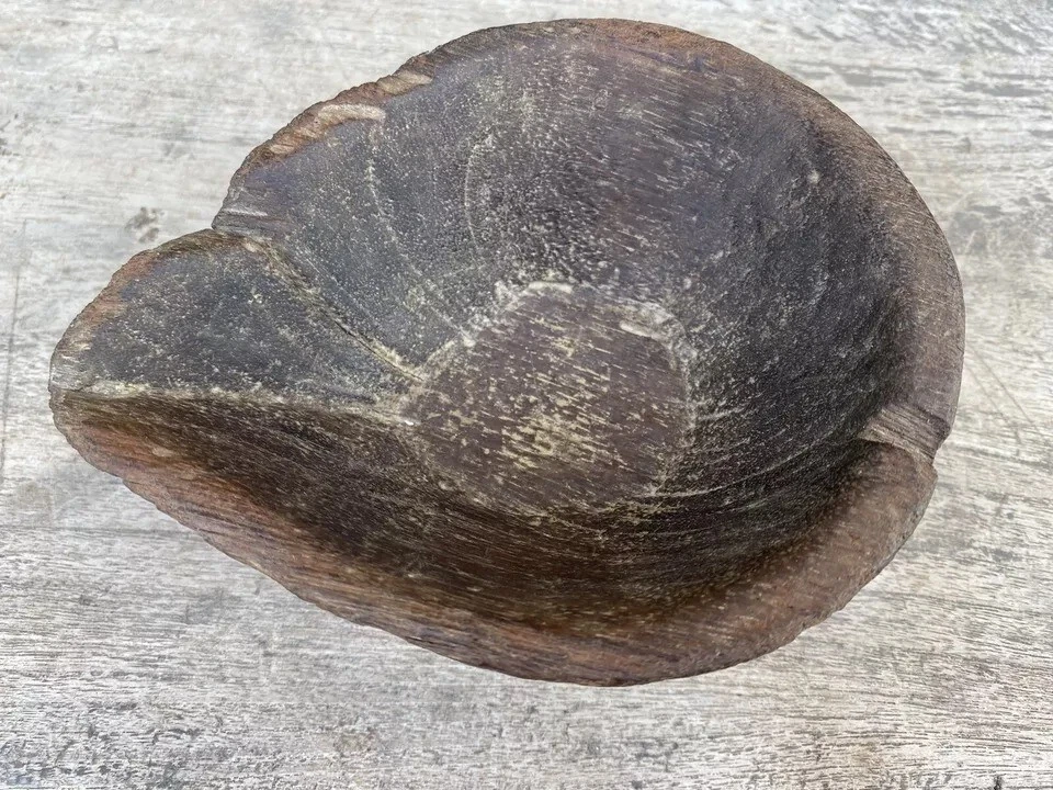 Antiguo cuenco primitivo de madera tallado a mano de 1800 Deepak Foto 3 de 4