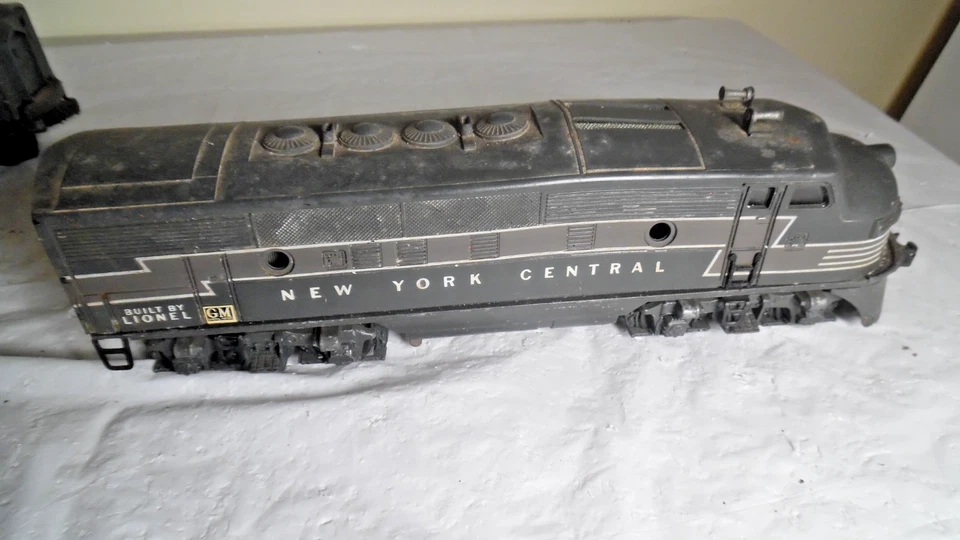 Lionel 2344 Nueva York Central Posguerra F3 ABA Motor Diesel 2 Motores - Usado Foto 2 de 4