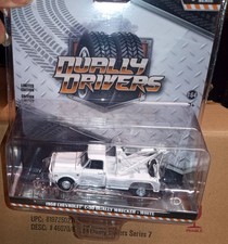 Greenlight 1:64 Dually Drivers 1968 Chevrolet C-30 Dually Wrecker White 