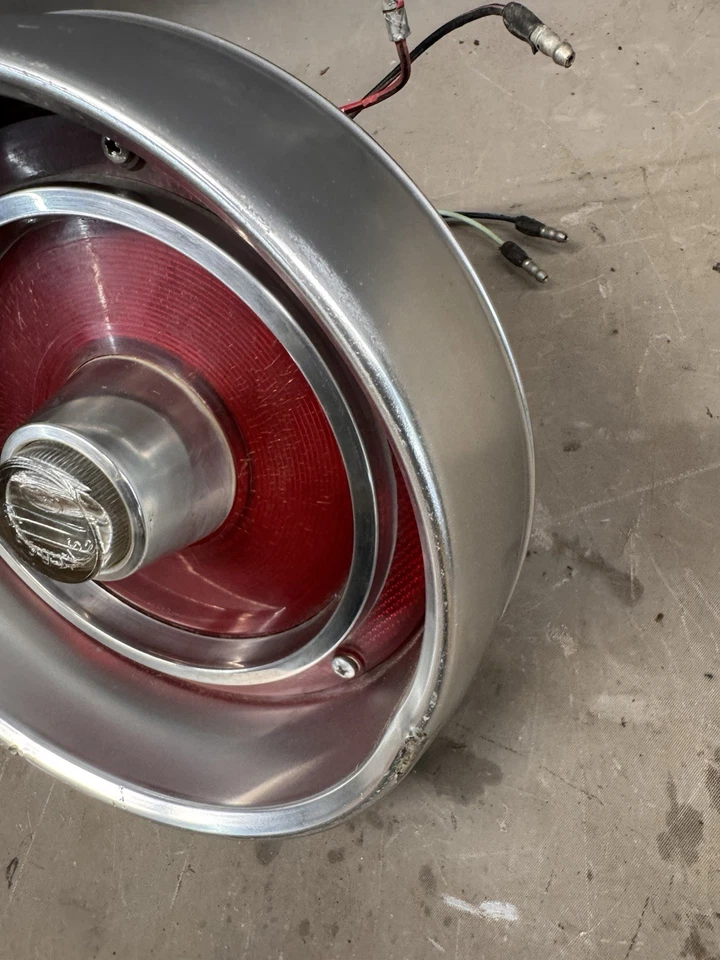 Ford Galaxie 500 XL 1962 luz trasera lámpara lente luz trasera luces traseras carcasa bisel Foto 4 de 4